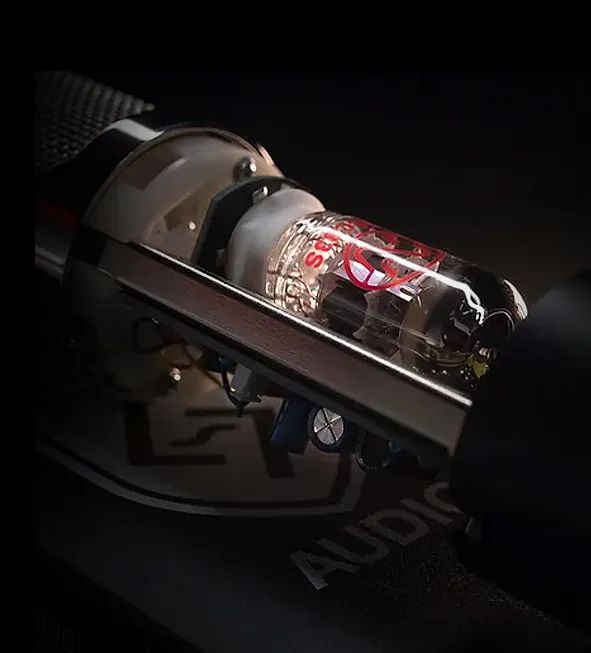 Lauten Audio LA-320 V2：獨(dú)立音樂人有他就夠，萬能且質(zhì)感爆表的電子管麥克風(fēng)